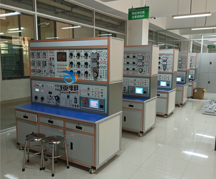 新型電力自動化及繼電保護實訓系統(tǒng)(圖1) 新型電力自動化及繼電保護實訓系統(tǒng)