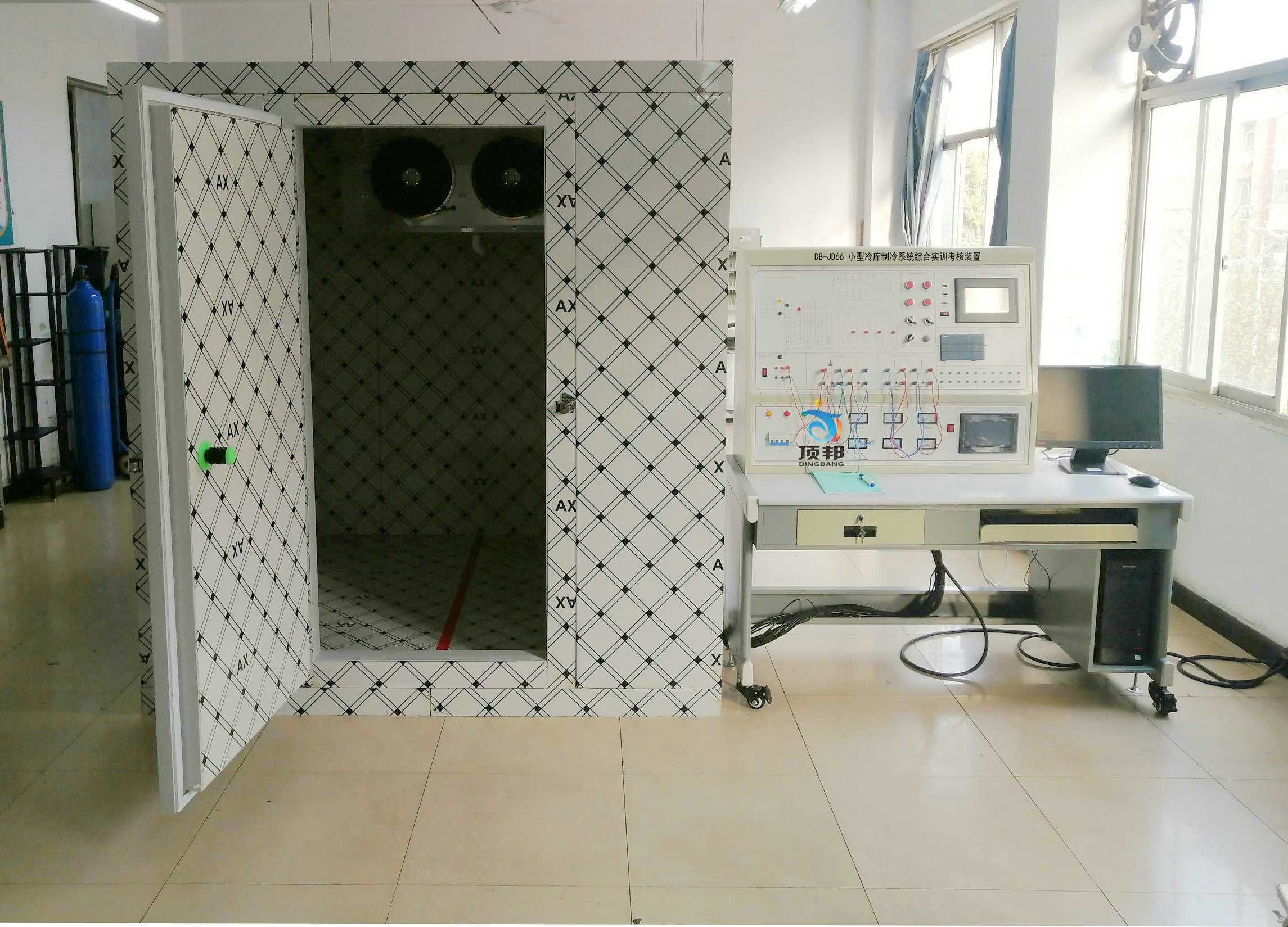 小型冷庫制冷系統綜合實(shí)訓考核裝置