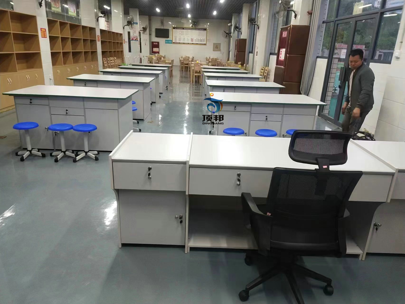 小學(xué)勞技實(shí)驗室設備(圖1) 機械運動(dòng)創(chuàng )新設計實(shí)驗臺