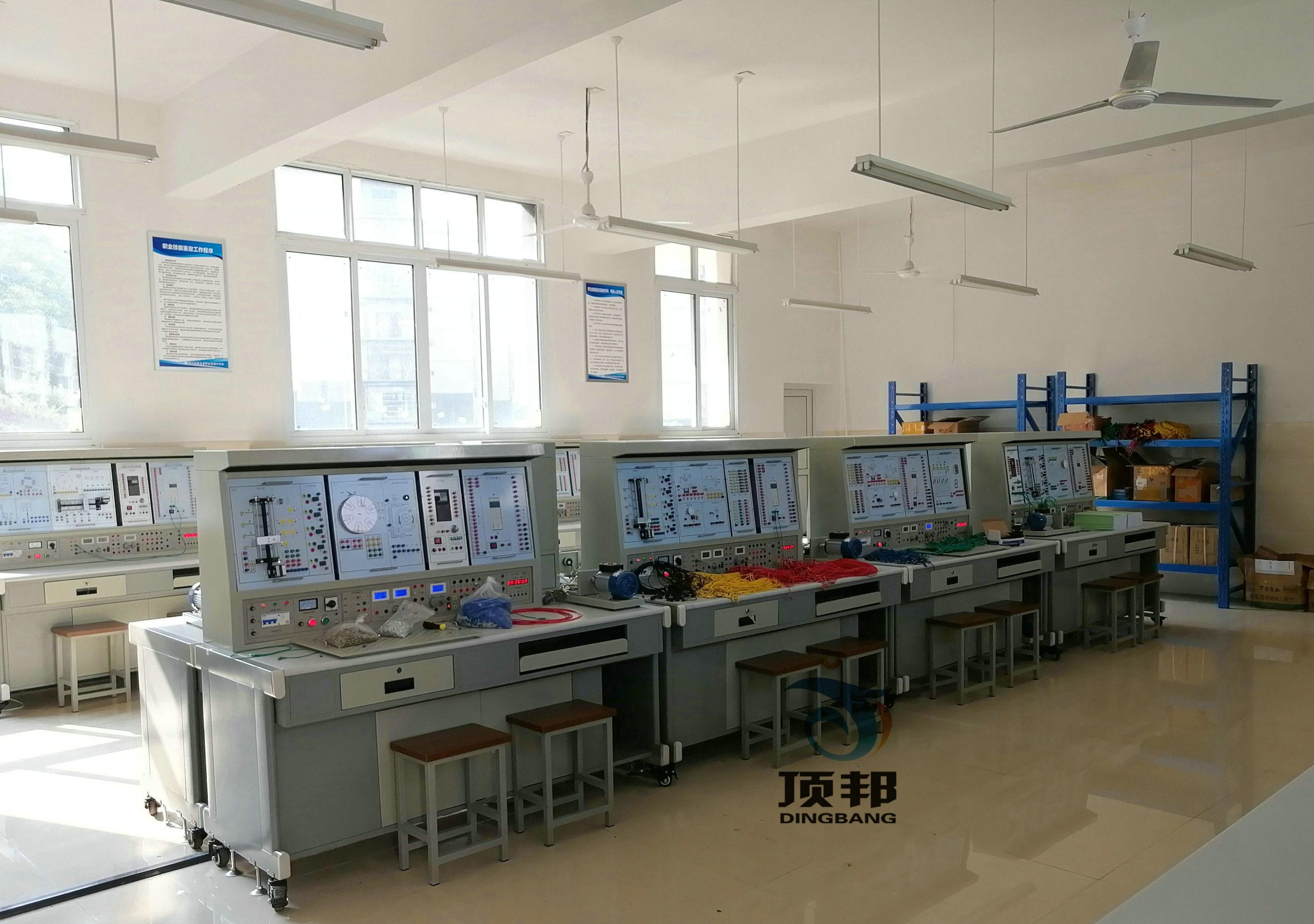 PLC可編程控制器實(shí)訓裝置