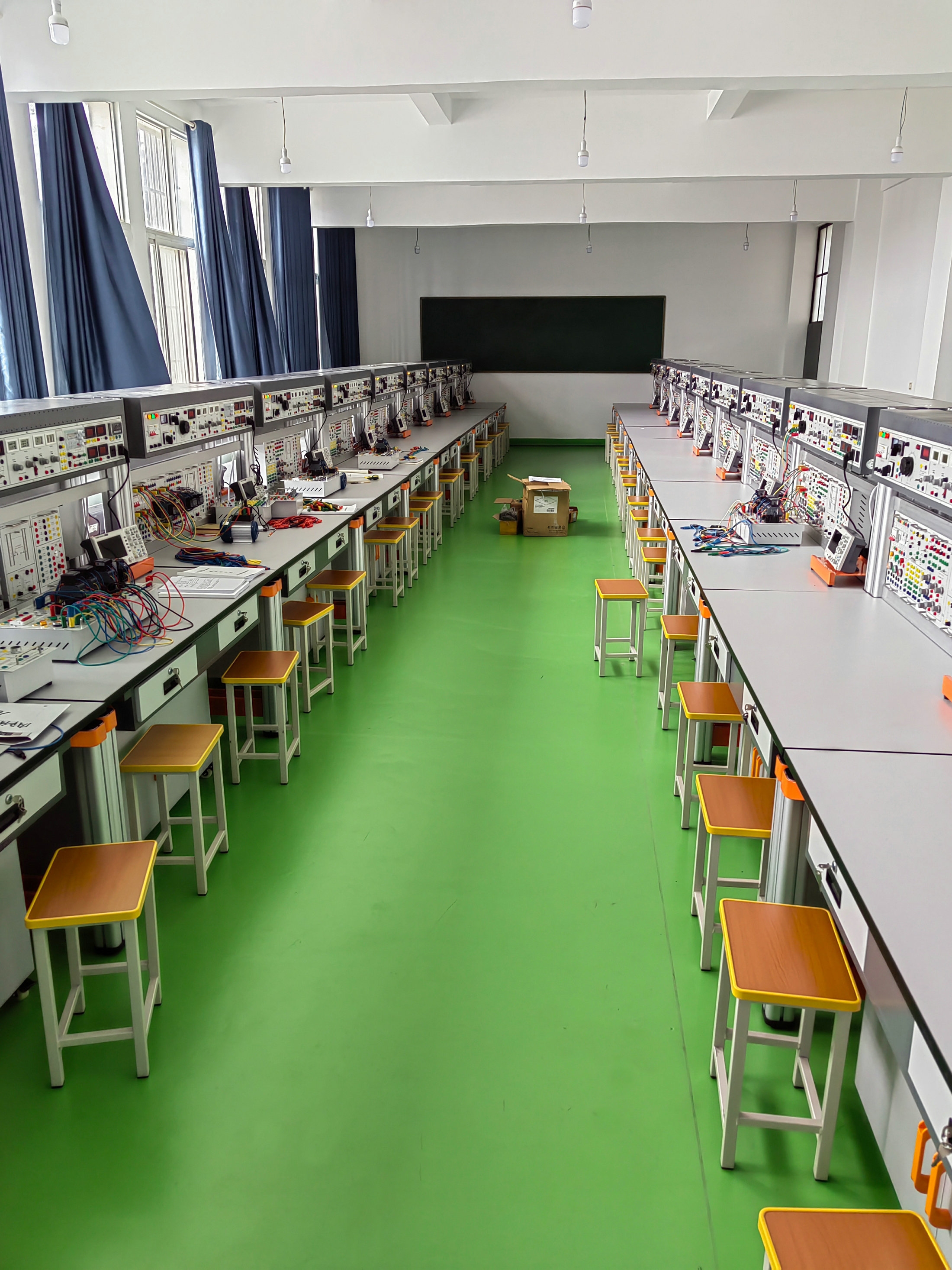 電工電子電拖實訓(xùn)考核裝置