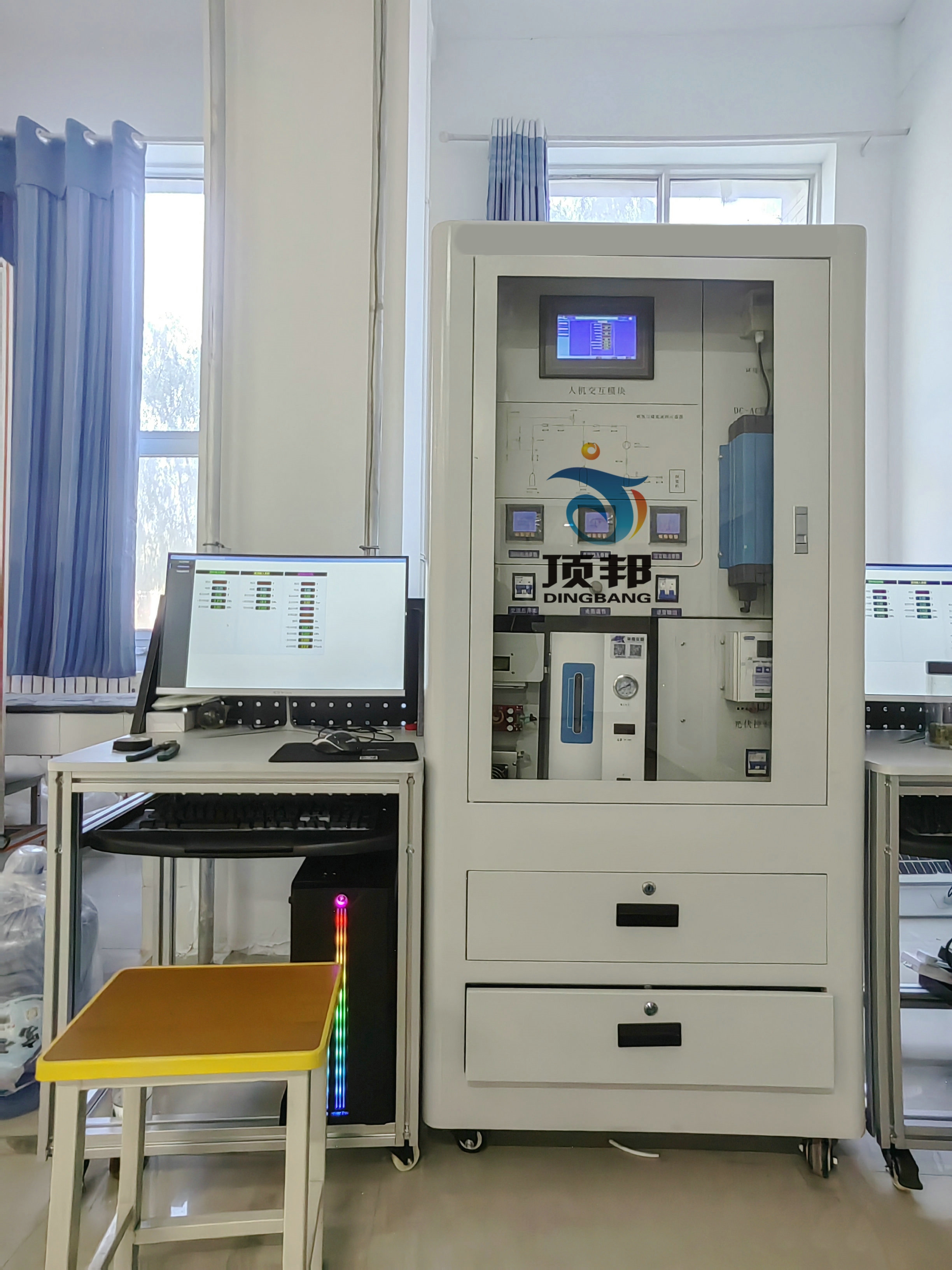 制儲氫及氫氧燃料電池發(fā)電創(chuàng)新實訓系統(tǒng)(圖1) 制儲氫及氫氧燃料電池發(fā)電創(chuàng)新實訓系統(tǒng)