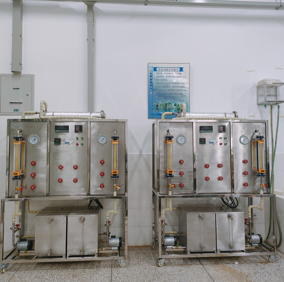 換熱器綜合實(shí)驗(yàn)臺(tái)(圖3) 換熱器綜合實(shí)驗(yàn)臺(tái)