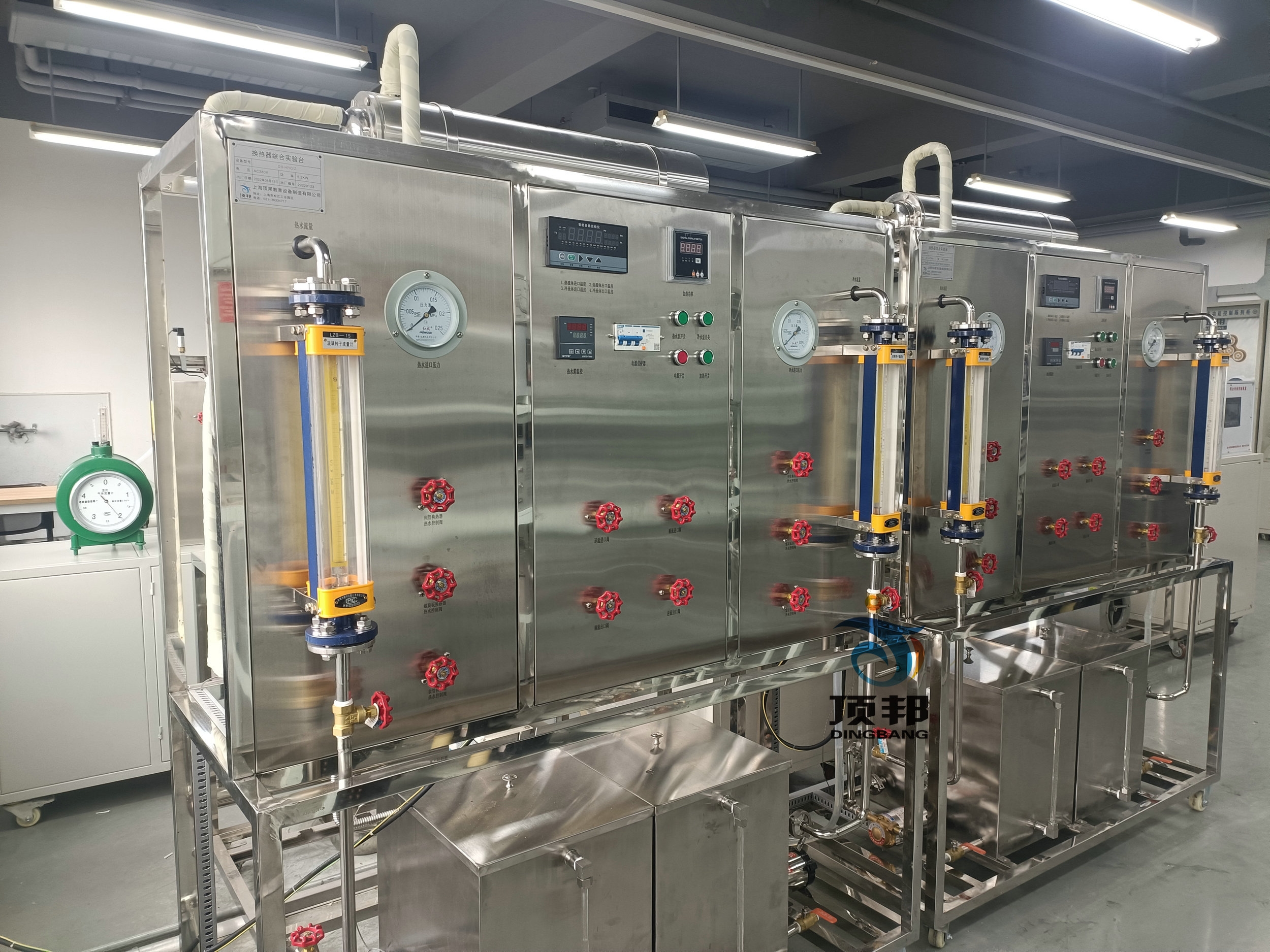 換熱器綜合實(shí)驗(yàn)臺(tái)(圖2) 換熱器綜合實(shí)驗(yàn)臺(tái)