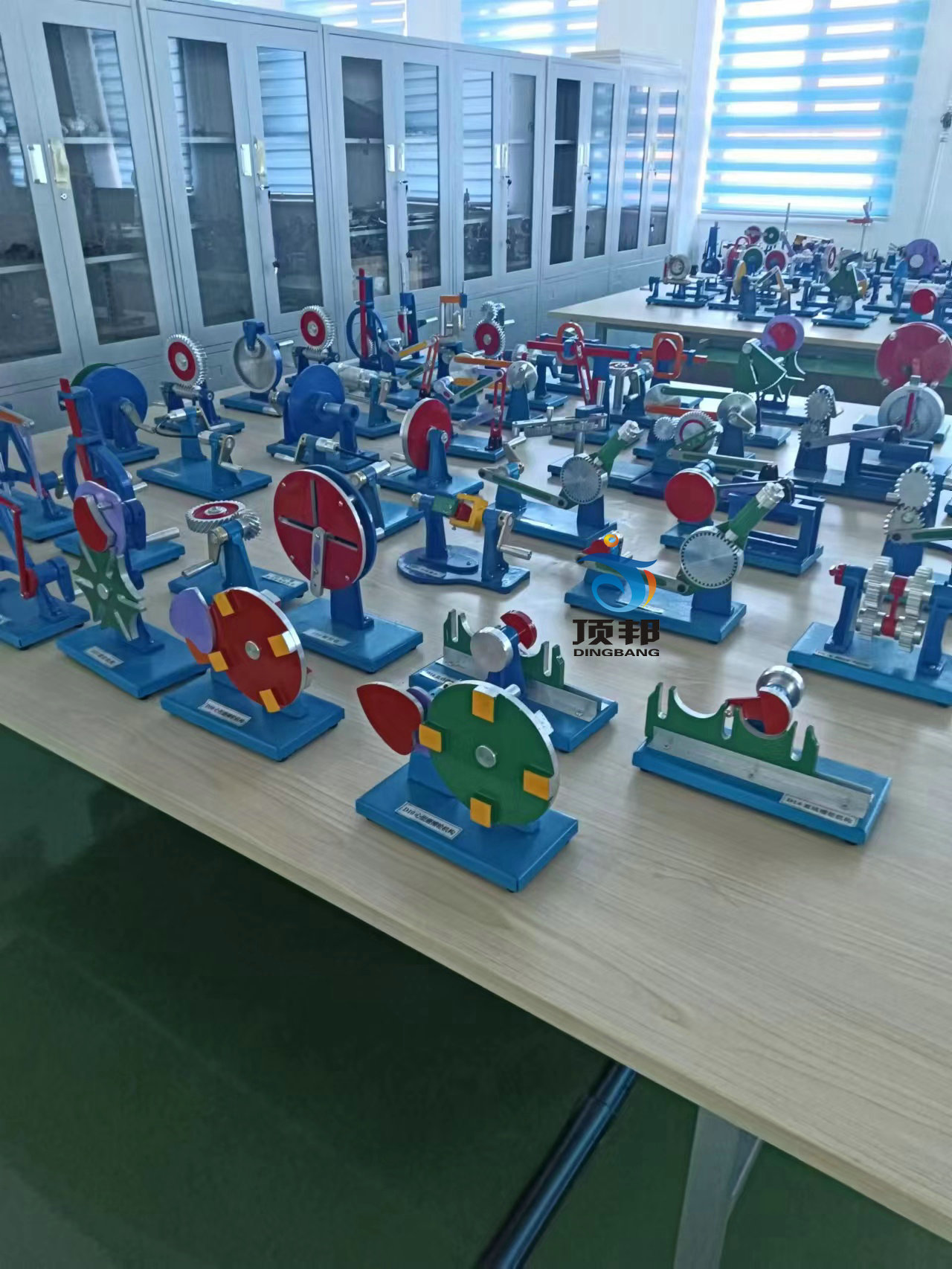 機(jī)構(gòu)運(yùn)動(dòng)簡(jiǎn)圖的測(cè)繪及分析實(shí)驗(yàn)?zāi)P? alt=